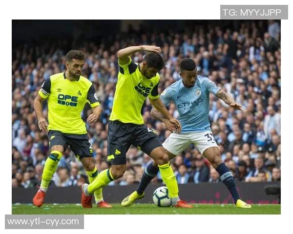 曼彻斯特城迎战哈德斯菲尔德争夺英超宝贵三分的激烈对决